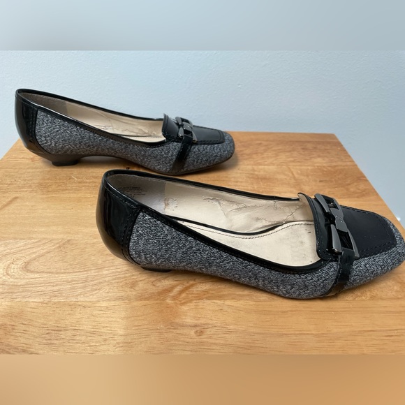Anne Klein flats - Picture 2 of 4